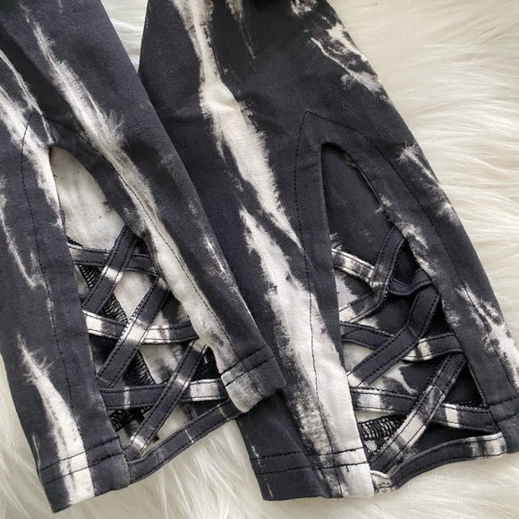 NWOT Wehi Tie-Dye Leggings Black/White Small - Picture 2 of 6